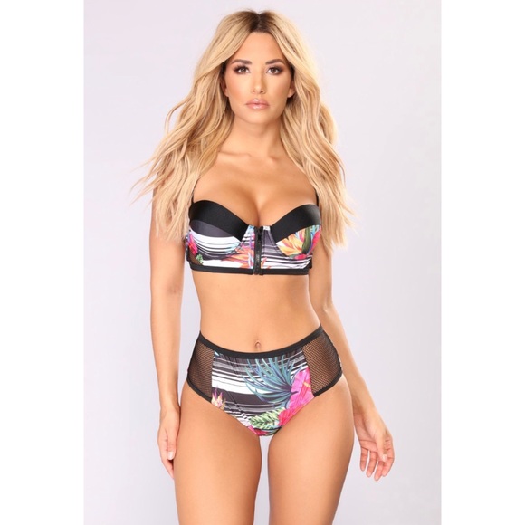 Fashion Nova’ Island Paradise Bikini - Picture 11 of 14